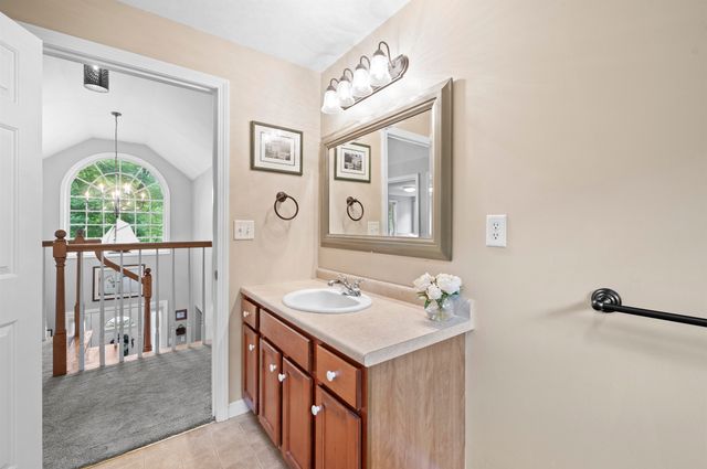 25 Melba Drive, Hudson, NH 03051