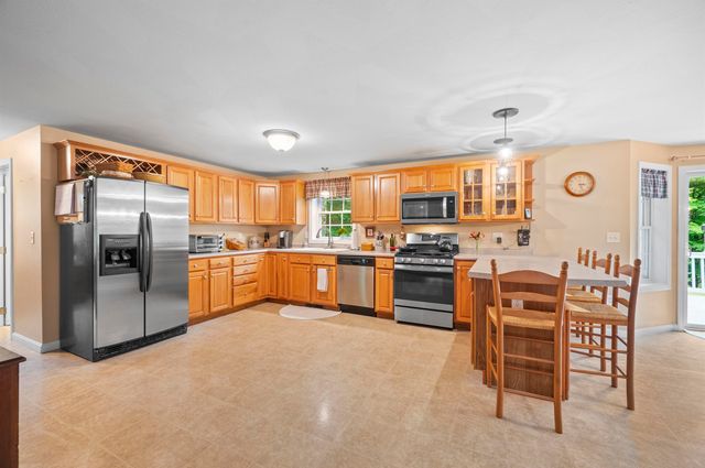 25 Melba Drive, Hudson, NH 03051