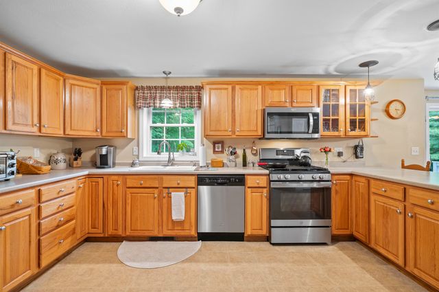 25 Melba Drive, Hudson, NH 03051