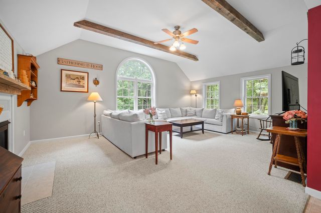 25 Melba Drive, Hudson, NH 03051