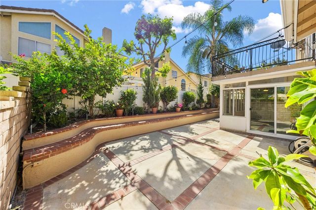 371 N Brook Glen, Orange, CA 92869
