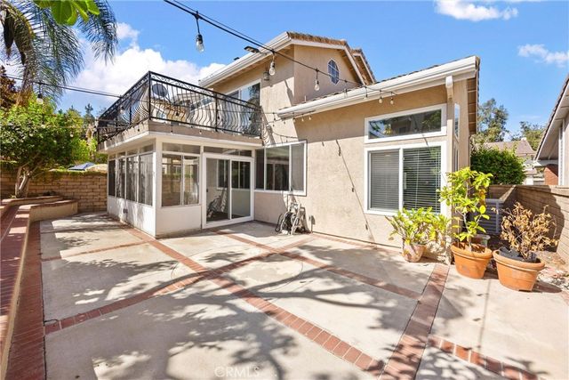 371 N Brook Glen, Orange, CA 92869