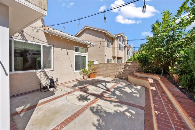 371 N Brook Glen, Orange, CA 92869