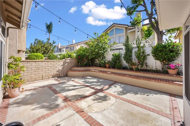 371 N Brook Glen, Orange, CA 92869