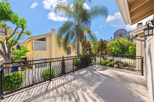 371 N Brook Glen, Orange, CA 92869