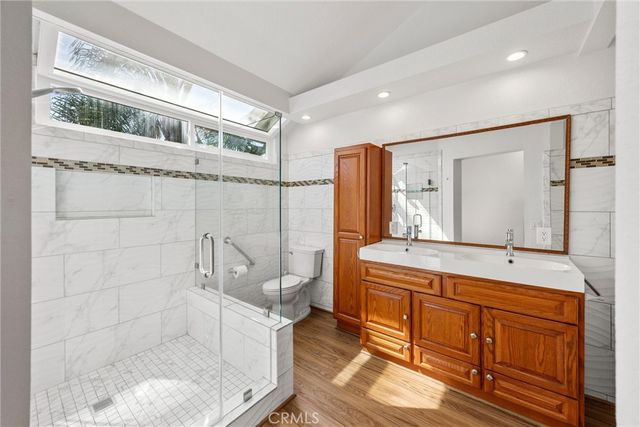 371 N Brook Glen, Orange, CA 92869