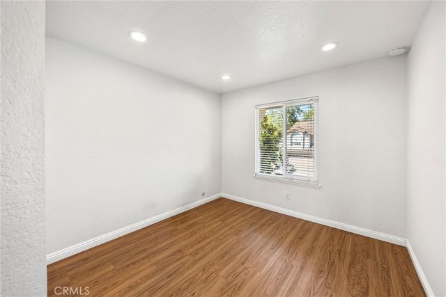 371 N Brook Glen, Orange, CA 92869