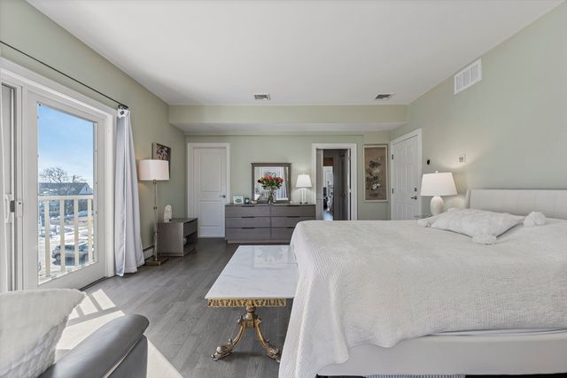 168 Humphrey PH, Swampscott, MA 01907