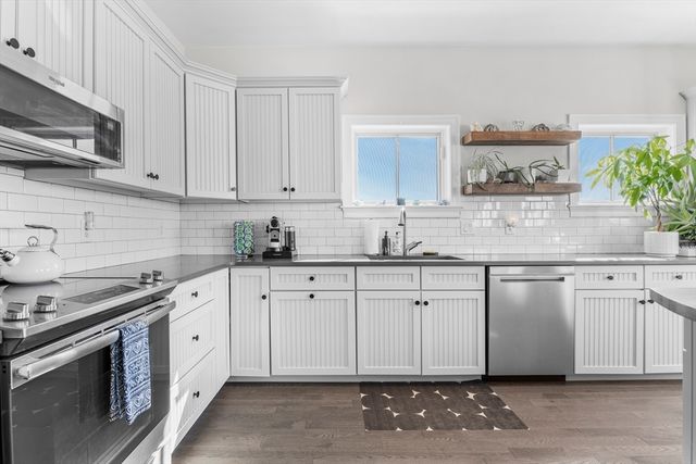 168 Humphrey PH, Swampscott, MA 01907