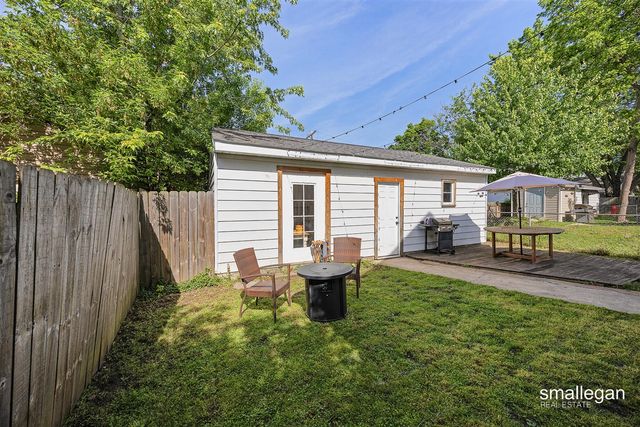 1321 Davis Avenue, Grand Rapids, MI 49504