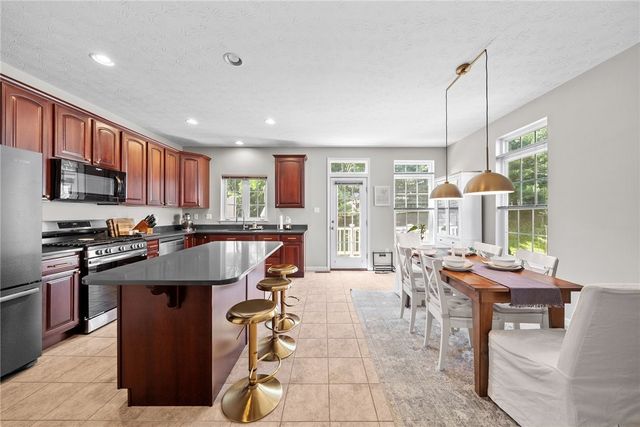 325 Wealdstone Rd, Cranberry Twp, PA 16066