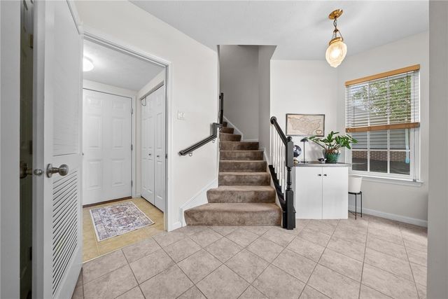 325 Wealdstone Rd, Cranberry Twp, PA 16066