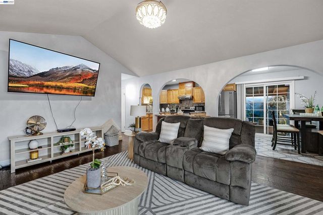 1615 1615 85Th Ave, Oakland, CA 94621