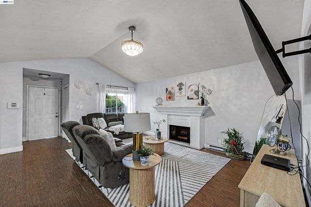 1615 1615 85Th Ave, Oakland, CA 94621