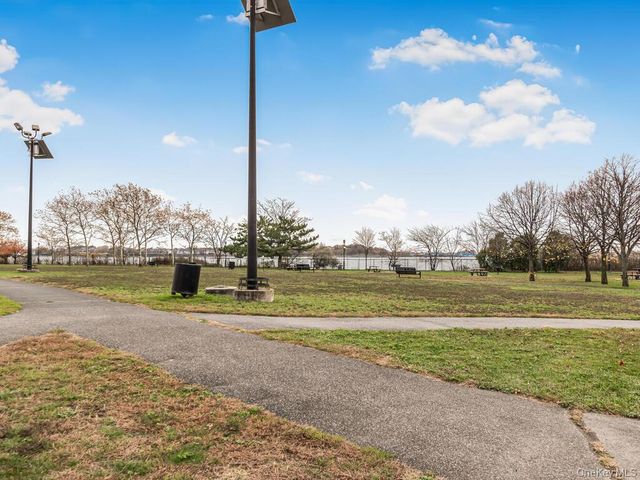 169 Surf Drive 109, Bronx, NY 10473