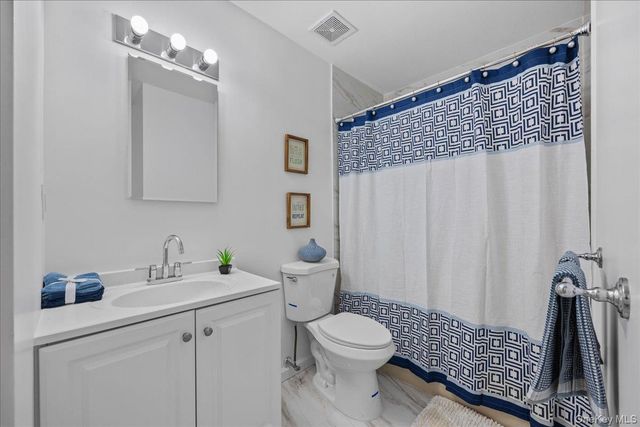 169 Surf Drive 109, Bronx, NY 10473