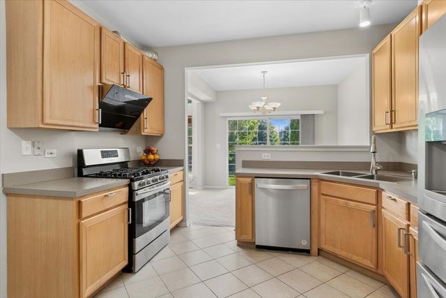 19 Lily Court 19, Bolingbrook, IL 60440