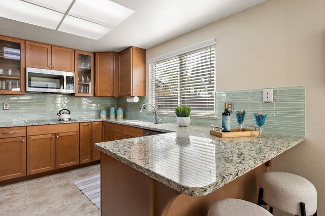 58 Rambleoak Cir, Sacramento, CA 95831