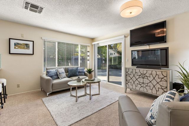 58 Rambleoak Cir, Sacramento, CA 95831