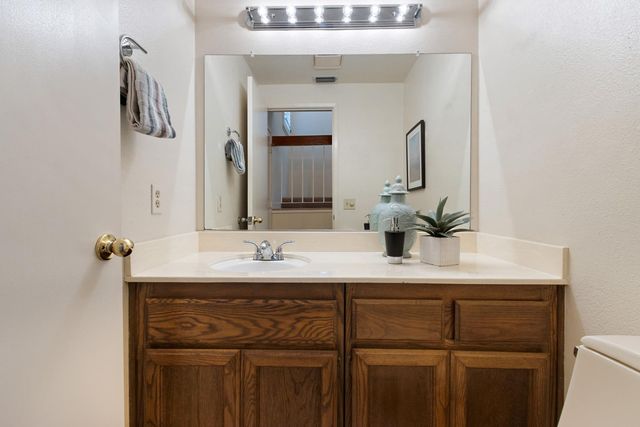 58 Rambleoak Cir, Sacramento, CA 95831