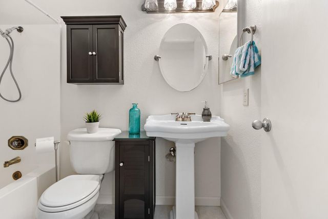 58 Rambleoak Cir, Sacramento, CA 95831