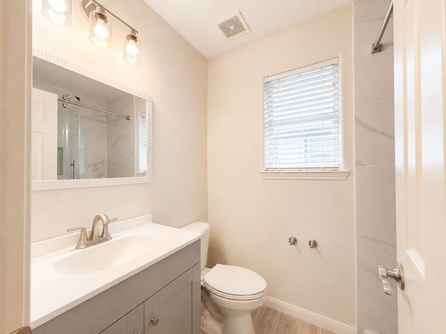 214 Plaza Del Sol Park, Houston, TX 77020