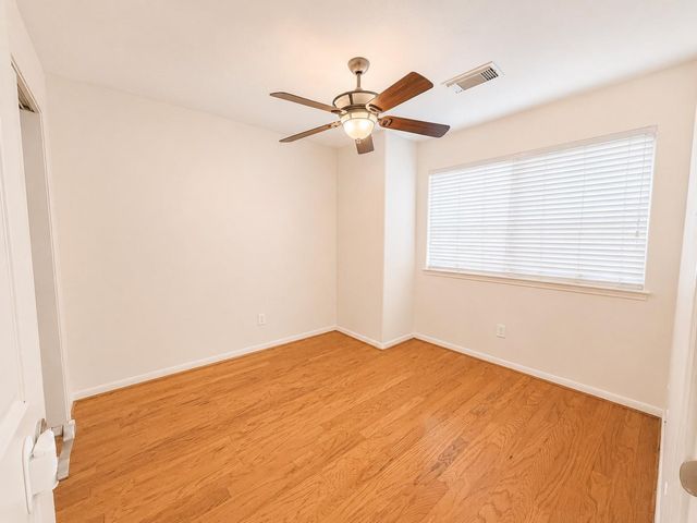 214 Plaza Del Sol Park, Houston, TX 77020