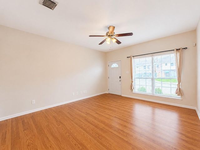214 Plaza Del Sol Park, Houston, TX 77020