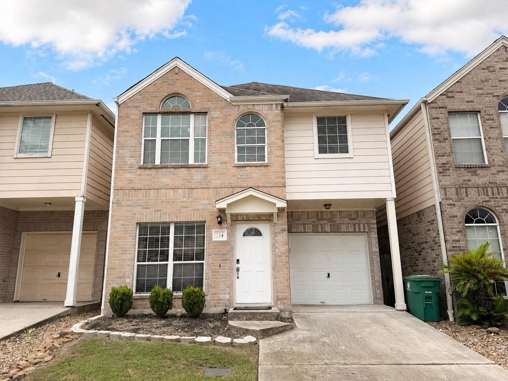 214 Plaza Del Sol Park, Houston, TX 77020