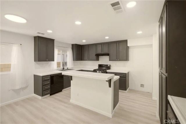 45320 Robinson Dr, Lancaster, CA 93535