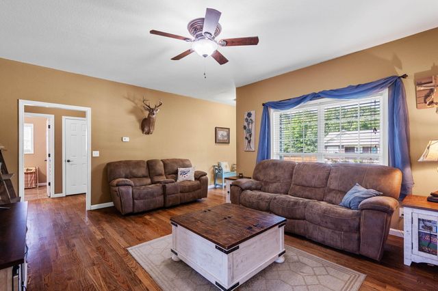 318 Carriage Drive, Whitwell, TN 37397