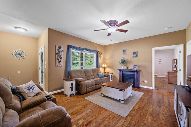 318 Carriage Drive, Whitwell, TN 37397