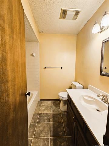 4204 W Toledo Street, Broken Arrow, OK 74012