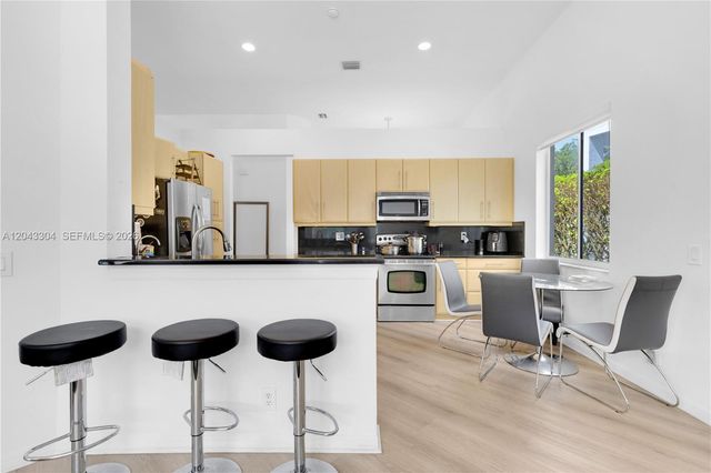 1102 Camellia Cir 1102, Weston, FL 33326