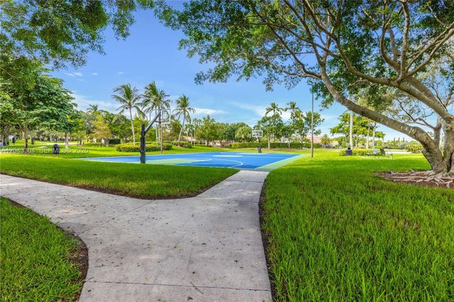 1102 Camellia Cir 1102, Weston, FL 33326