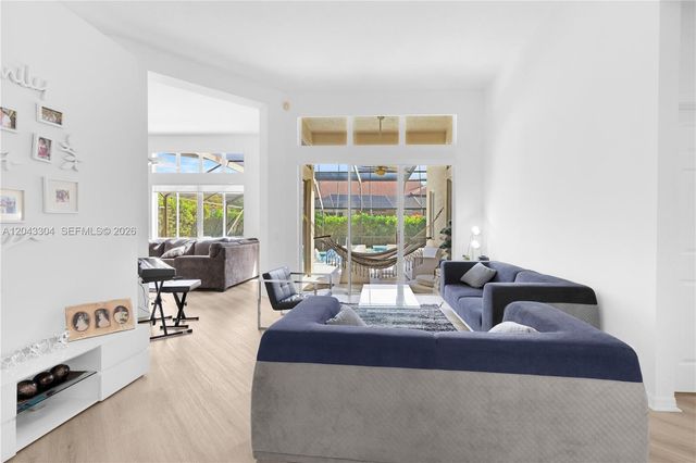 1102 Camellia Cir 1102, Weston, FL 33326