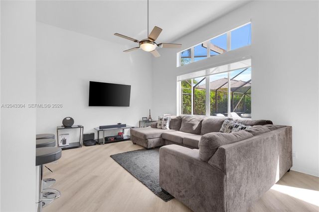 1102 Camellia Cir 1102, Weston, FL 33326