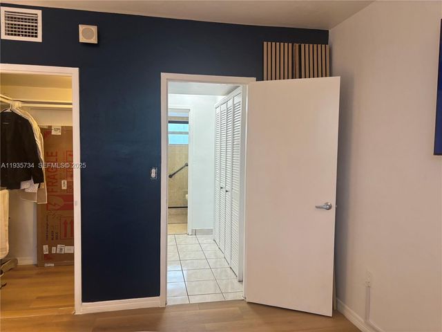 1300 Lincoln Rd B302, Miami Beach, FL 33139