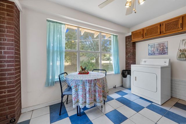 615 W Front Street, Lonoke, AR 72086