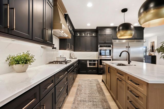 13200 Waterleaf Drive, St. John, IN 46373