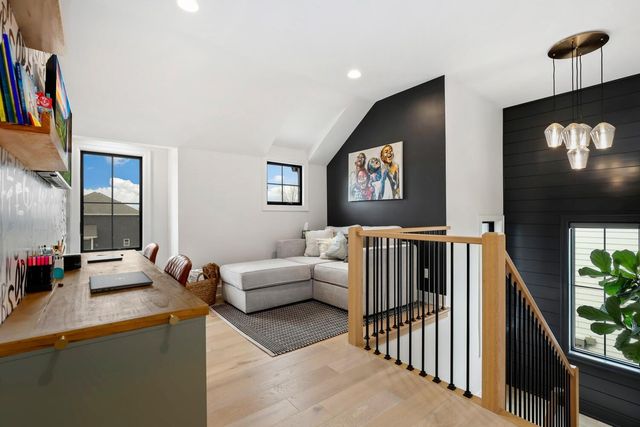 13200 Waterleaf Drive, St. John, IN 46373