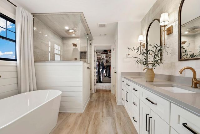 13200 Waterleaf Drive, St. John, IN 46373