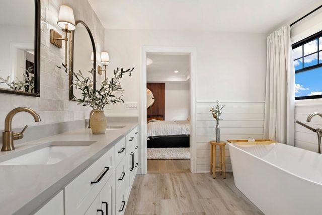 13200 Waterleaf Drive, St. John, IN 46373