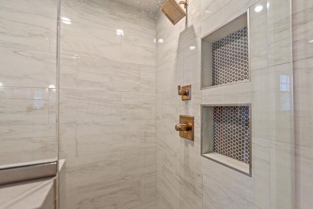 13200 Waterleaf Drive, St. John, IN 46373