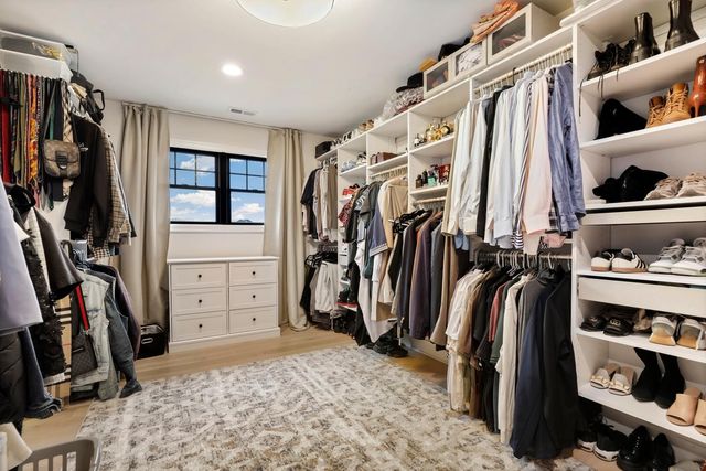 13200 Waterleaf Drive, St. John, IN 46373