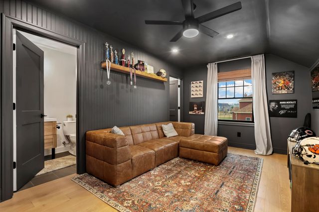 13200 Waterleaf Drive, St. John, IN 46373