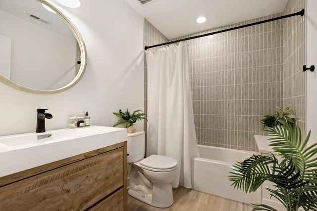 13200 Waterleaf Drive, St. John, IN 46373