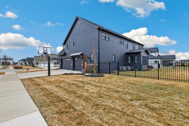 13200 Waterleaf Drive, St. John, IN 46373