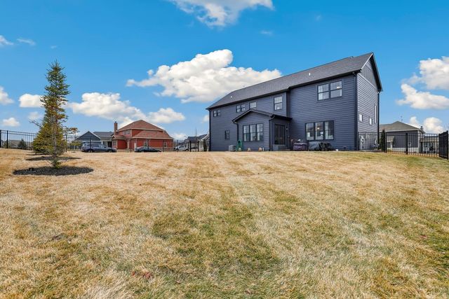 13200 Waterleaf Drive, St. John, IN 46373