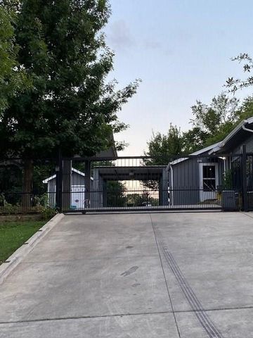 1316 Blodgett Avenue, Fort Worth, TX 76115